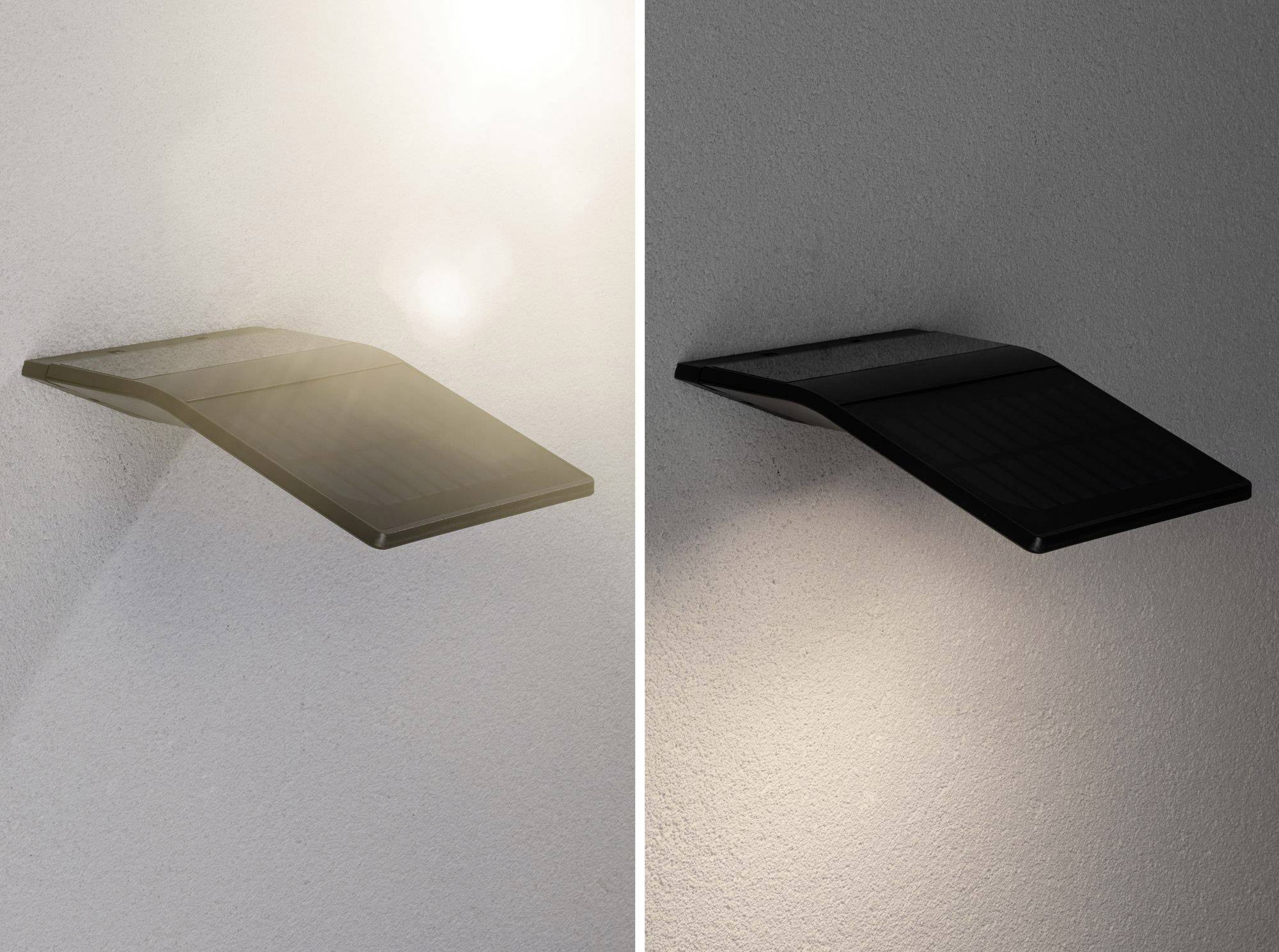 Solární nástěnná lampa ve dvou pohledech: vlevo za denního světla, vpravo ve tmě se zapnutým světlem.