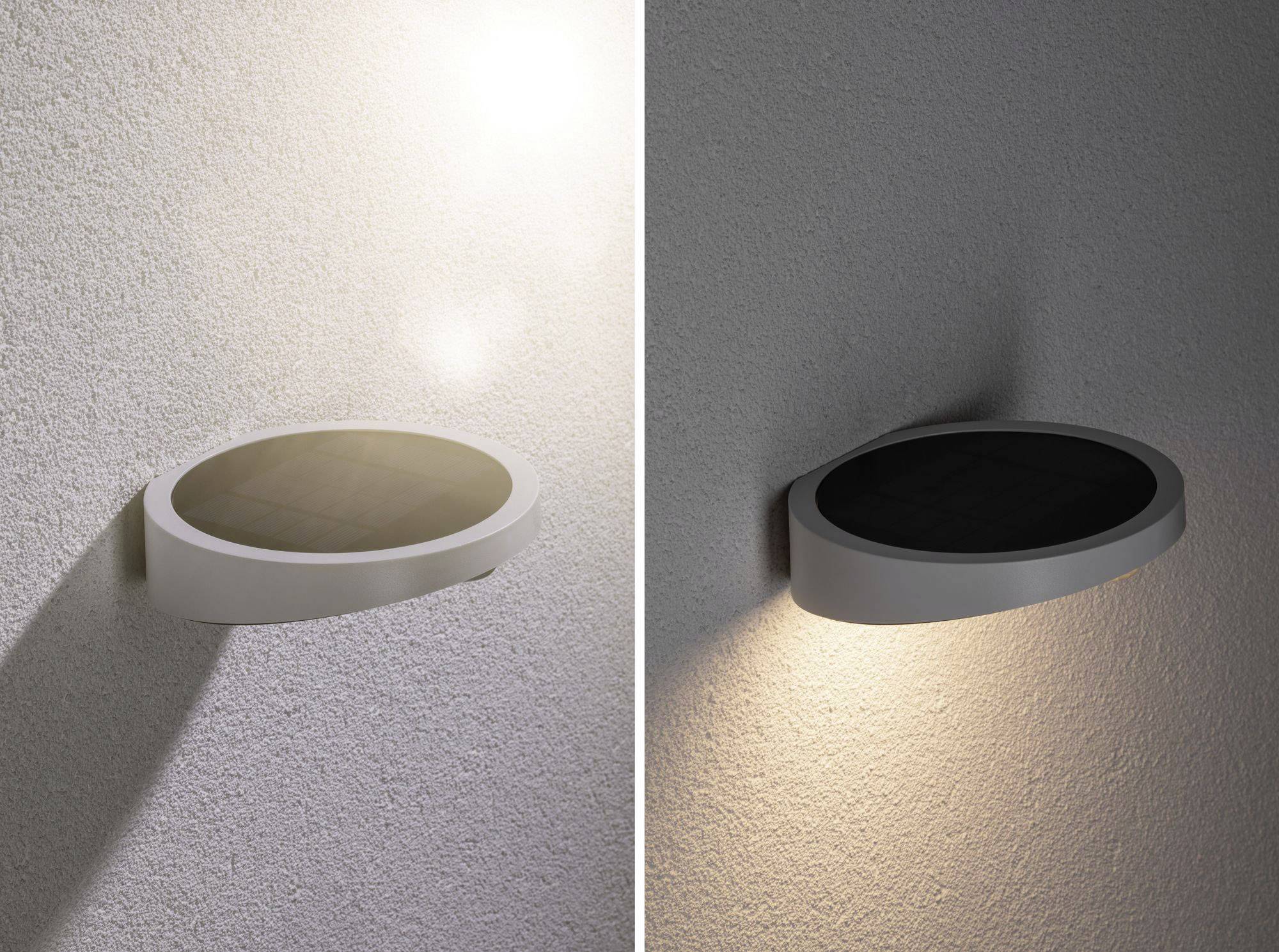 Dva snímky kulaté solární lampy namontované na stěně. Vlevo na slunečním světle bez rozsvíceného světla, vpravo se zapnutým světlem ve tmě.