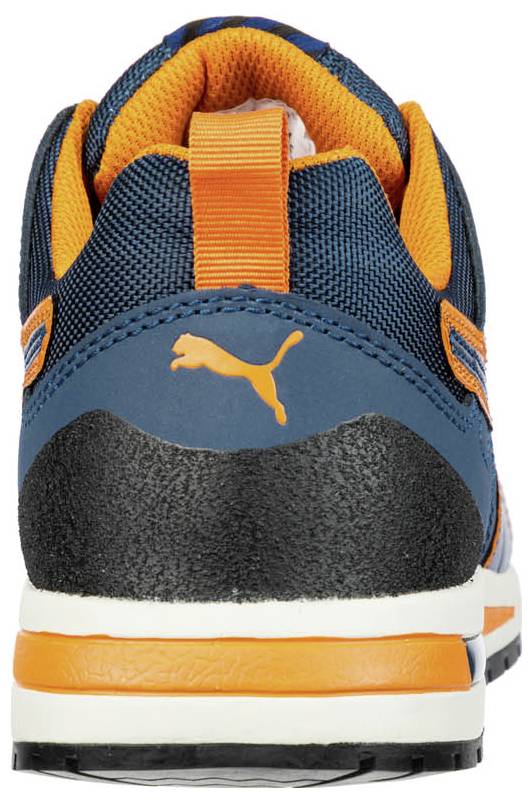 Sportovní bota zezadu v modré a oranžové barvě s logem Puma na patě.