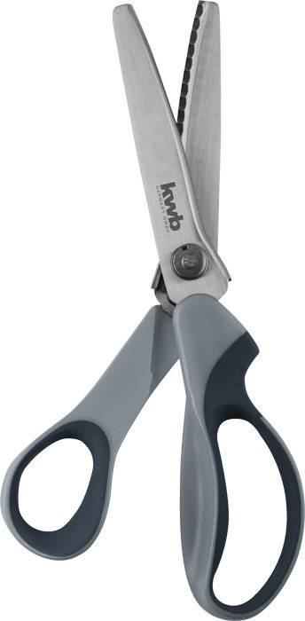 Šedé nůžky se zigzag ostřím s ergonomickou rukojetí, otevřené a zobrazené na světlém pozadí.