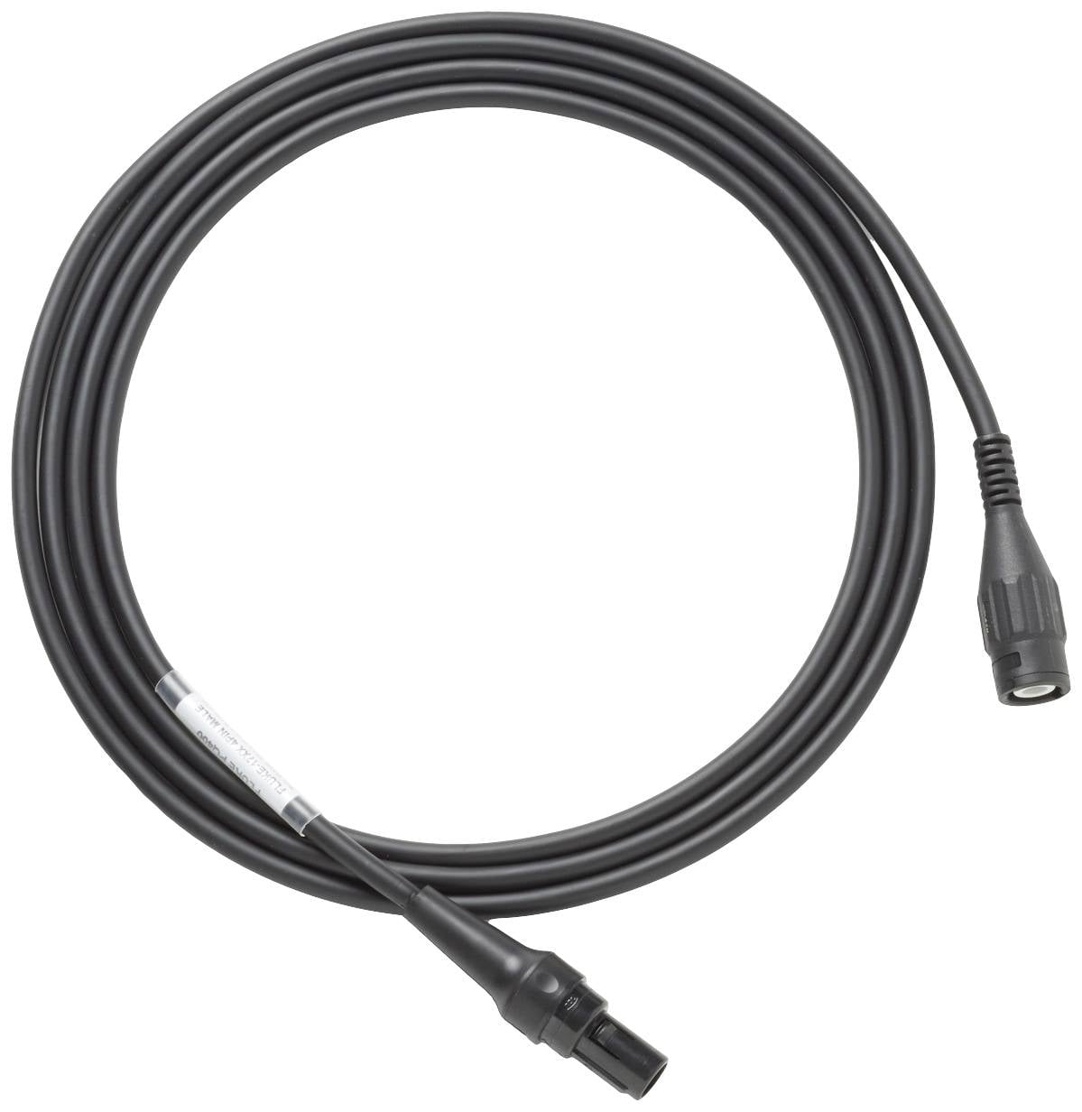 Černý, kulatý kabel s konektory na obou koncích, vhodný pro audio nebo osvětlovací zařízení.