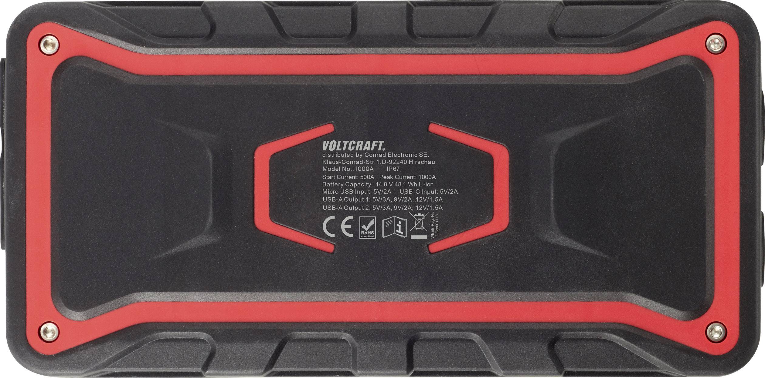 Powerbanka 'Voltcraft' v černočervené barvě s technickými specifikacemi uprostřed. Ideální pro venkovní použití díky robustnímu designu.