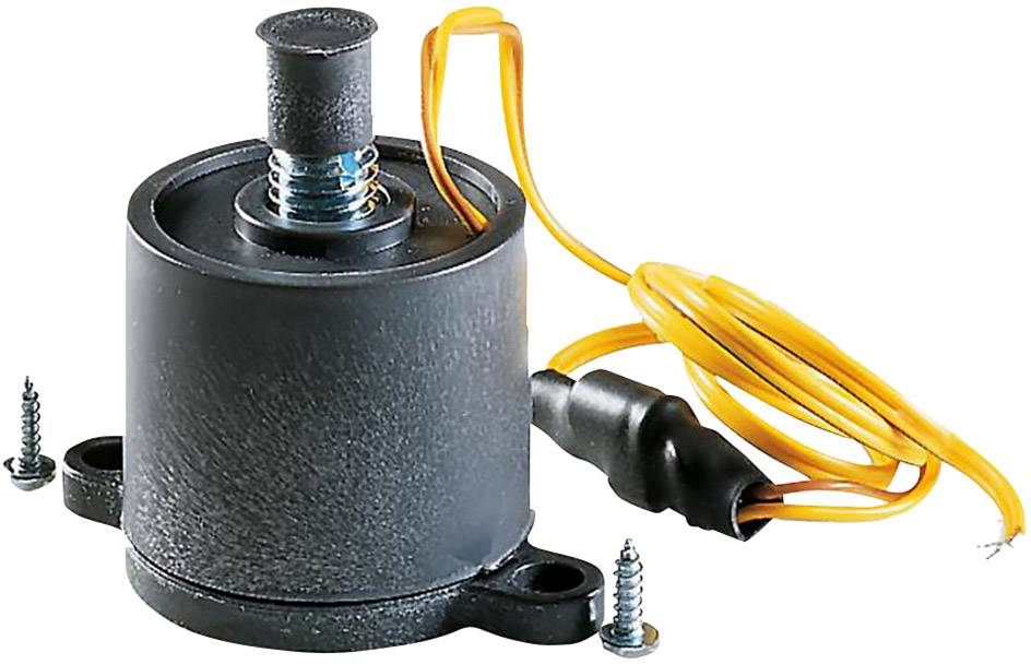 Černý elektromagnet se dvěma upevňovacími úchyty a oranžovými vodiči, připojený ke zdroji elektrického proudu.