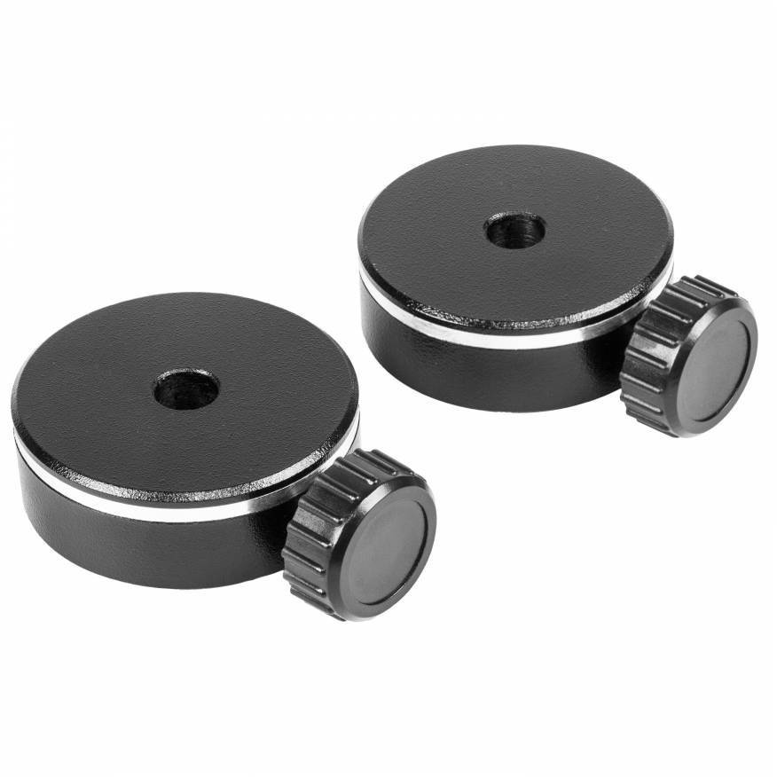 Dva černé kulaté magnetické držáky s bočním otočným knoflíkem, používané pro pevné uchycení zařízení nebo nástrojů na kovovém povrchu.