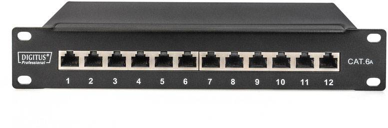 Síťový patch panel se 12 porty RJ45, očíslovaný od 1 do 12, na černém pozadí.
