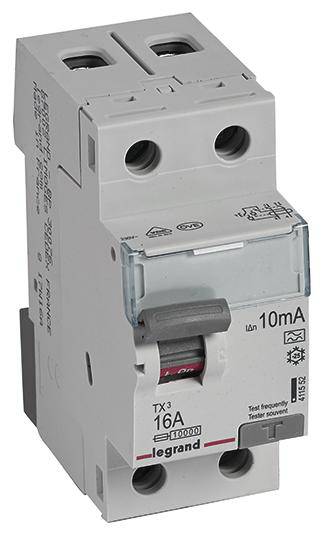 Šedý dvoupólový ochranný spínač od Legrand, 16A, s vypínací hodnotou 10mA. Navržen pro elektrickou bezpečnost.