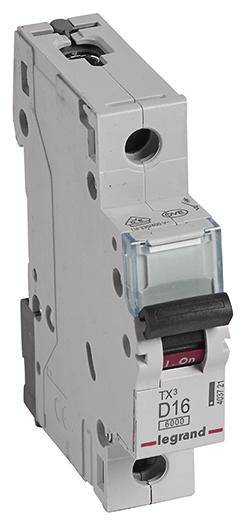 Dvoupólový jistič Legrand, model TX3 D16. Jistič je šedý s červenou pákou, vhodný pro elektrické jištění.