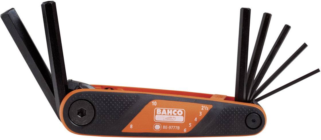 Oranžovo-černý multitool s několika imbusovými klíči různých velikostí, rozložený a viditelný.