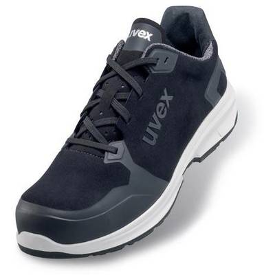 Černá sportovní bota s bílým nápisem 'uvex' na straně, vhodná pro sportovní aktivity.