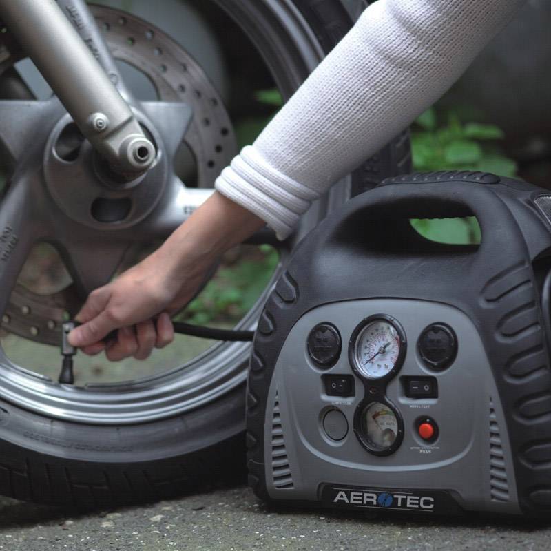 Aerotec systém pro rychlé startování auta AEROmobile, 69010001, max. startovací proud 400 A, 2x výstup 12 V, 2x USB kone-3