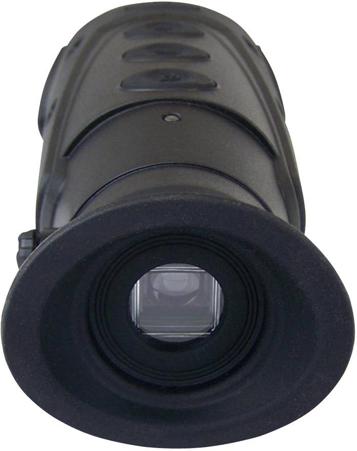 Noční zařízení s optickým systémem. Pohled zepředu ukazuje čočku s černým ochranným krytem v kruhovém tvaru.
