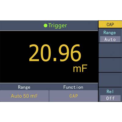 Měření kapacity na měřicím přístroji: zobrazená hodnota 20,96 mF, režim 'Auto', funkce 'CAP', rozsah 'Automatický rozsah', relé 'Vypnuto'.