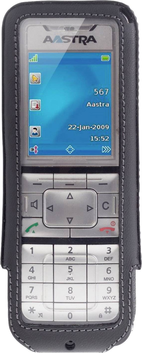 Mobilní telefon v černém koženém pouzdře zobrazuje na displeji datum '22-Jan-2009' a čas '15:52'.