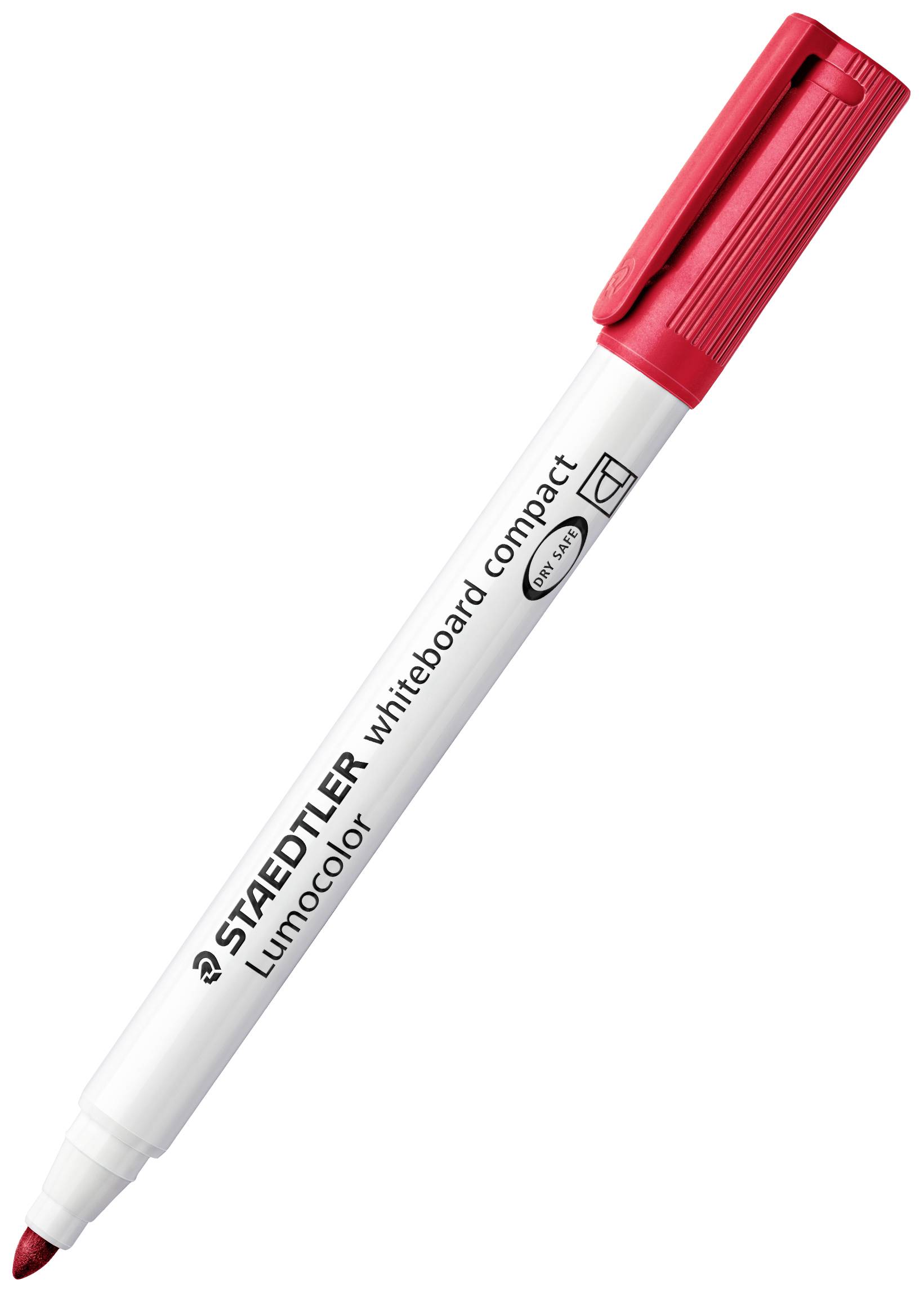 Červený popisovač značky STAEDTLER, model Lumocolor compact, leží šikmo s hrotem směřujícím dolů na bílém pozadí.