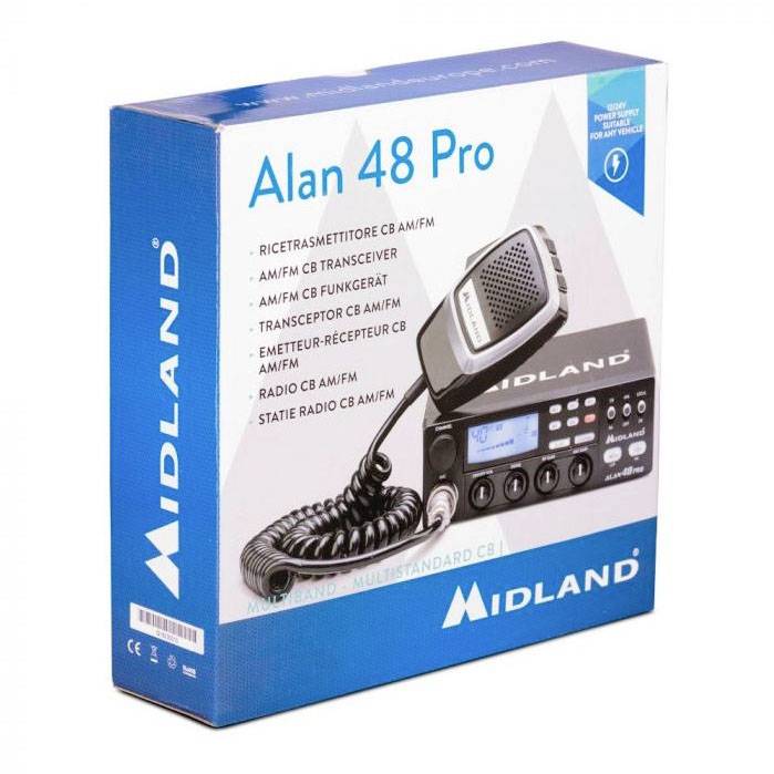Balení radiostanice CB rádia 'Alan 48 Pro' značky Midland. Obsahuje funkce jako AM/FM, CB transceiver, vícestandardní schopnost.