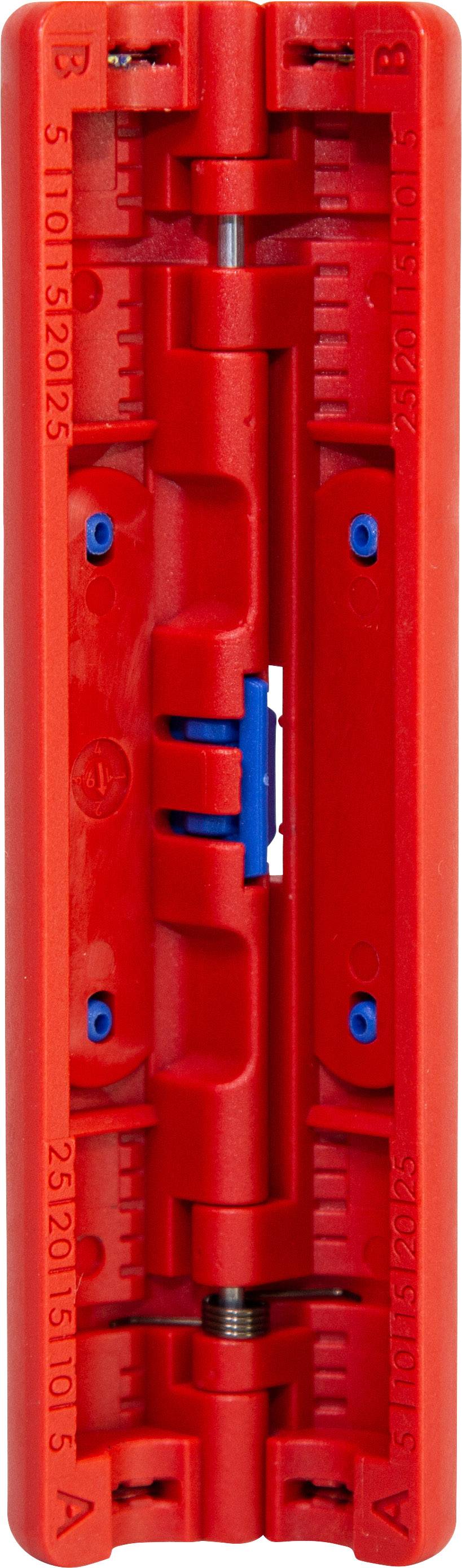 Červená elektrická pojistka s modrými a bílými detaily uprostřed. Textové štítky po stranách s technickými specifikacemi.