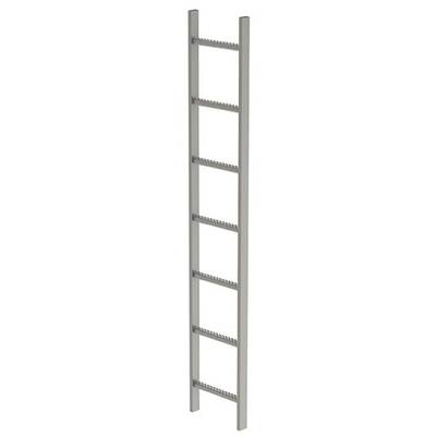 Stříbrný kovový žebřík se sedmi příčkami.