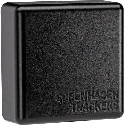 Černý čtvercový objekt s razítkem 'Copenhagen Trackers' na přední straně.