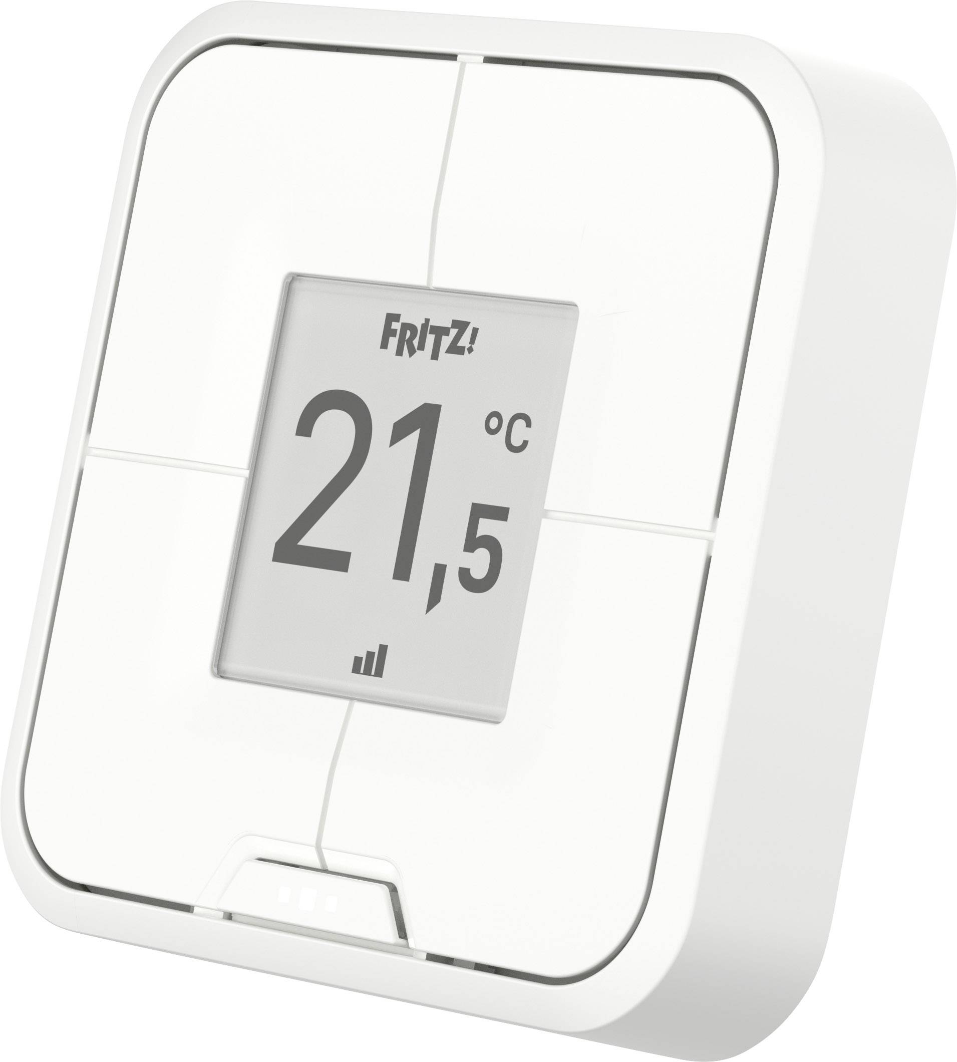 Bílý nástěnný termostat s digitálním displejem zobrazuje '21,5°C'.