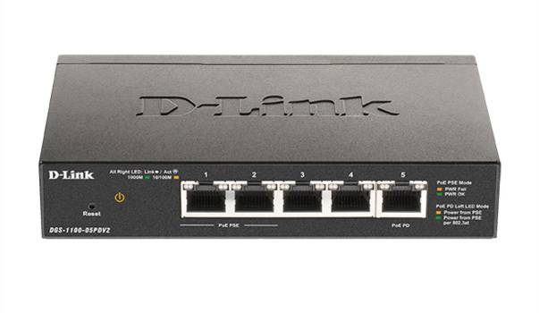 Černý síťový switch D-Link s pěti ethernetovými porty a funkcí PoE, vhodný pro malé až střední sítě.
