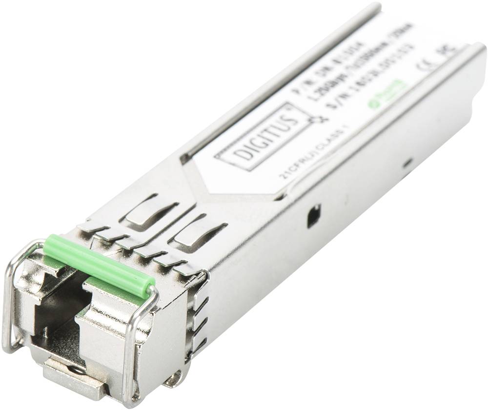 Stříbrný SFP modul s produktovými detaily na povrchu, používaný pro síťové připojení v optických systémech.