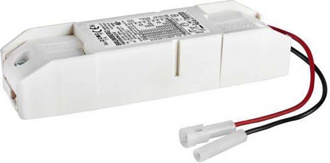 Obdélníkové elektrické zařízení s kabely. Má bílý kryt s technickými údaji a symboly na horní straně.