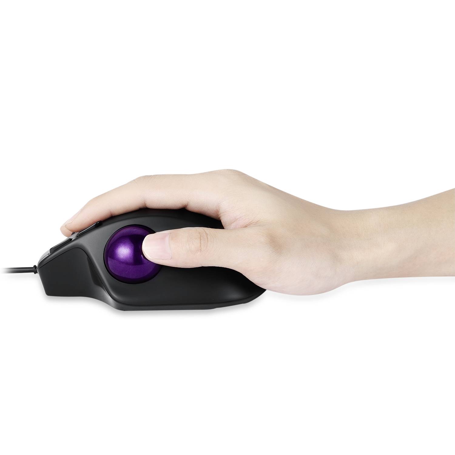 Ruka ovládá ergonomickou myš s velkým fialovým trackballem po straně.