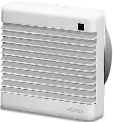 Bílý čtvercový ventilátor s lamelami, vhodný pro větrací systémy v obytných nebo komerčních prostorách.