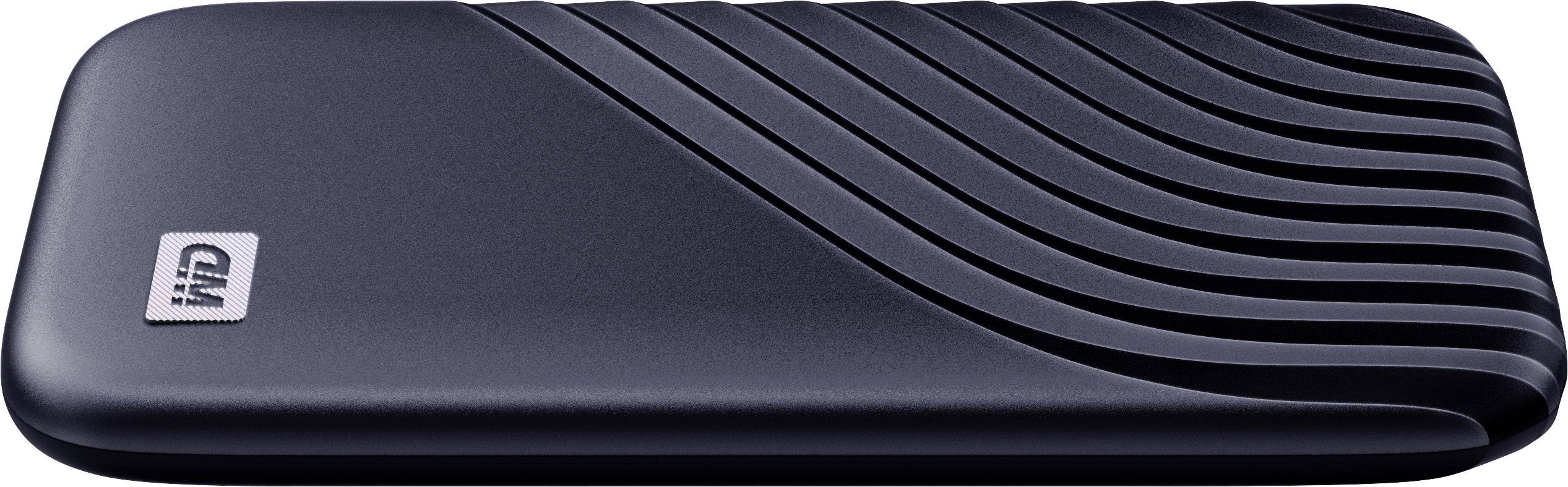 Externí černý externí hard disk s výrazným vlnitým designem.