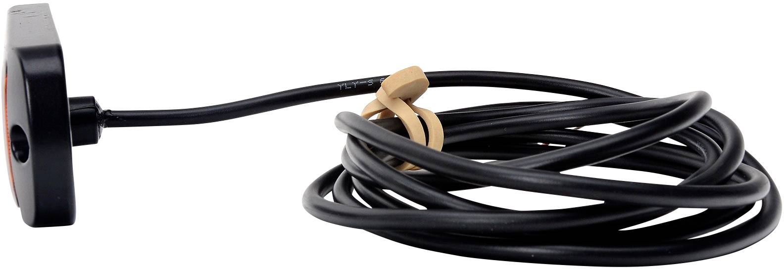 Boční detailní záběr černého kabelu vedoucího k obdélníkovému senzoru. Kabel je svinutý a upevněný svorkou.