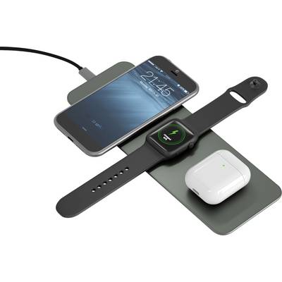 Smartphone, chytré hodinky a bezdrátová sluchátka jsou současně nabíjeny na bezdrátové nabíjecí podložce.