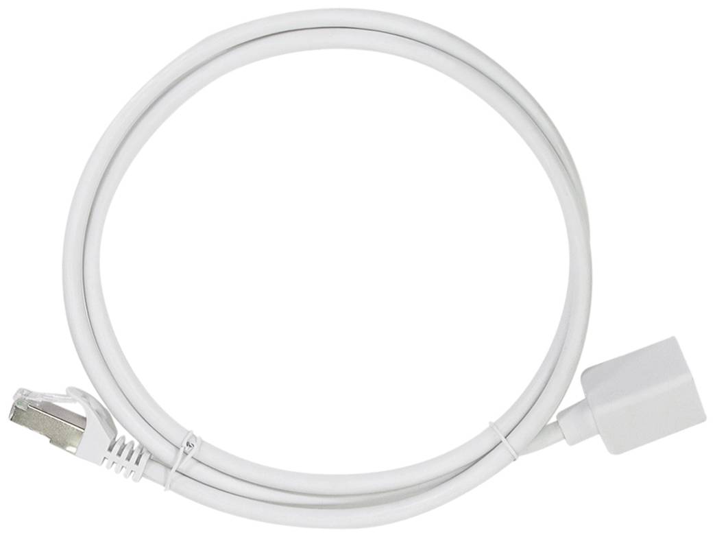 Bílý ethernetový kabel s konektory RJ45 (zástrčka a zásuvka), stočený do kruhu, na bílém pozadí.