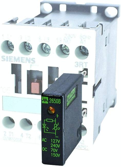 Relé s označením 'Siemens 3RT' a elektrickými specifikacemi ve voltech.