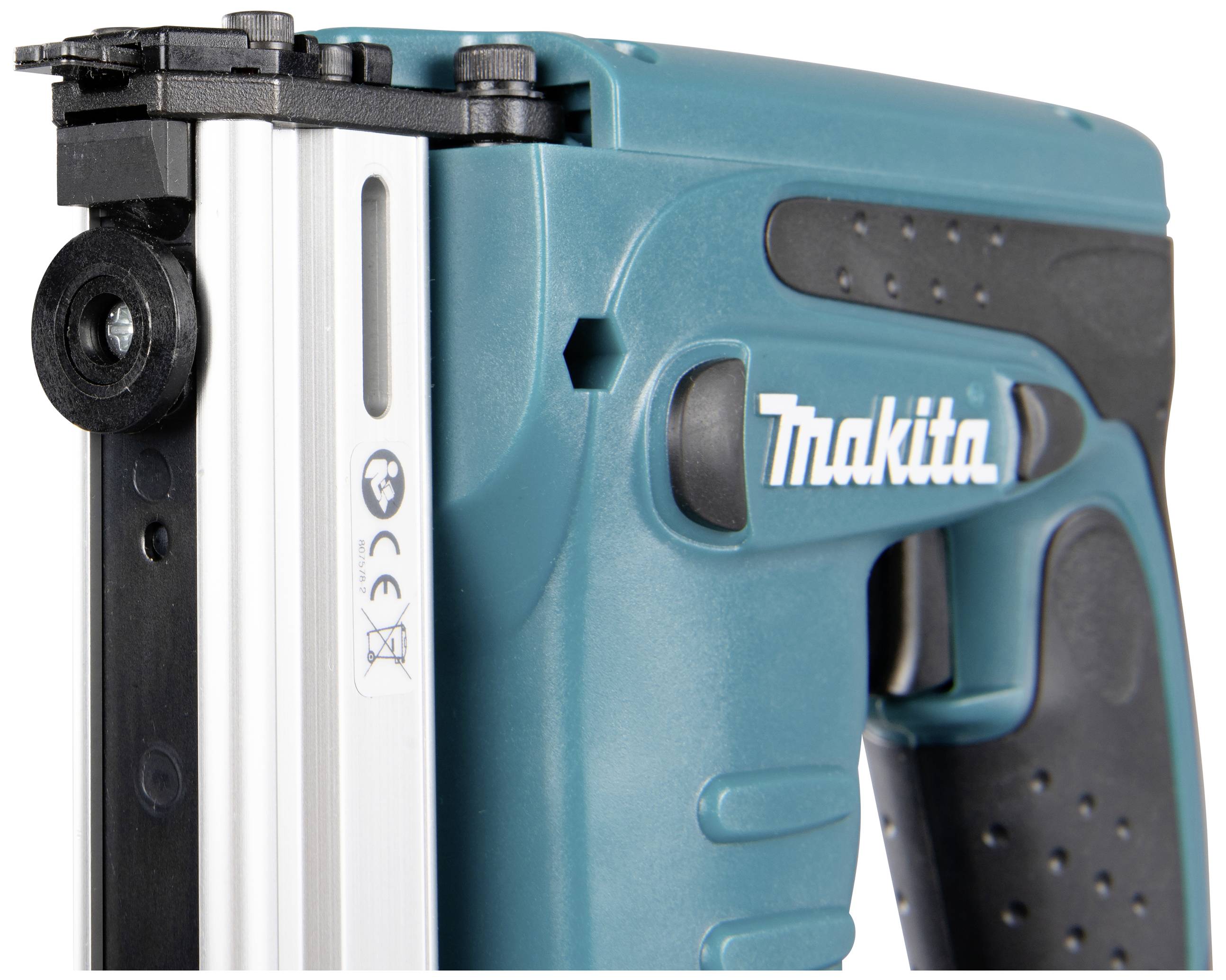 Elektrická sponkovačka v modré a černé barvě, viditelný název značky 'Makita'. Zařízení zobrazuje přední stranu s kovovým vedením a rukojetí.