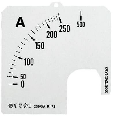 Ampérmetr se stupnicí od 0 do 500 s vyznačenými body po 50 jednotkách. Na levém okraji jsou viditelné symboly.
