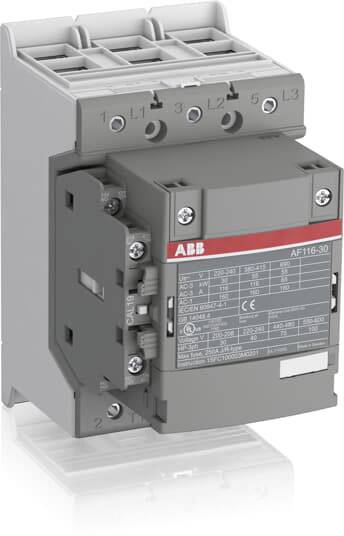 Šedočerný stykač ABB s etiketou a připojovacími svorkami. Modelové číslo AF116-30. Používaný pro elektrické řídicí aplikace.
