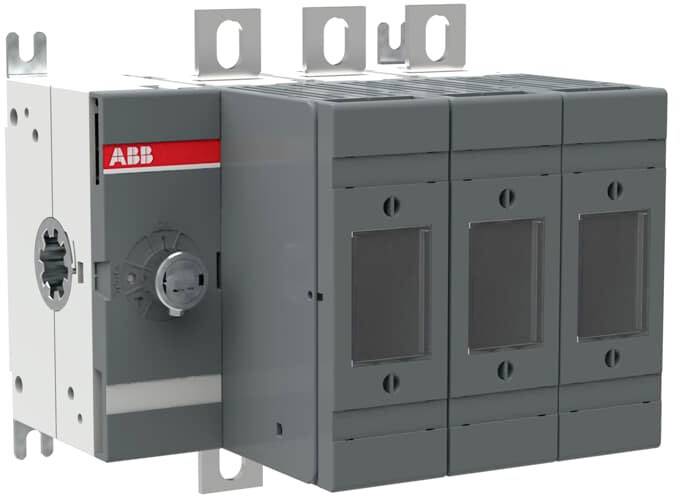 Černý výkonový odpínač od ABB s několika spínacími polohami, vhodný pro použití v elektrických rozváděčích.