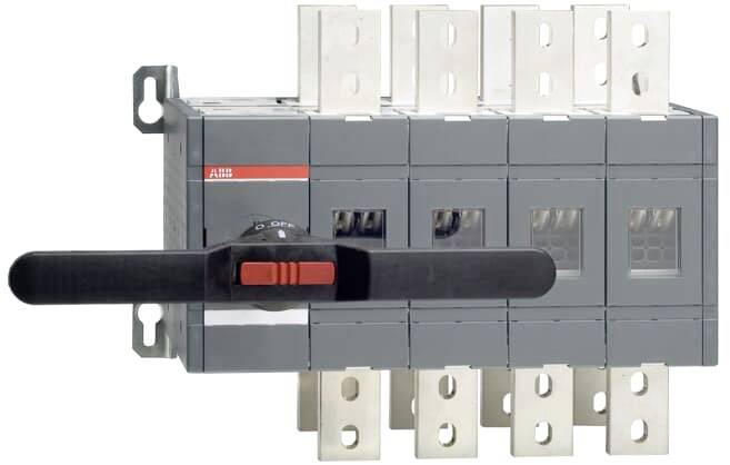 Elektrický odpojovač s šedým pouzdrem a červeným spínačem. Je vybaven několika kovovými svorkami nahoře a dole.