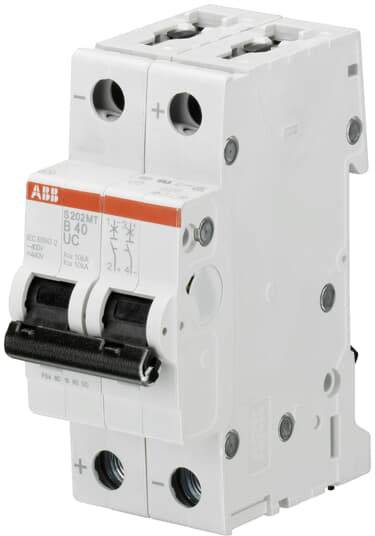 Dvoupólový výkonový vypínač s přepínači a označením 'ABB'. Používá se pro ochranu před nadproudem a zkratem v elektrických systémech.