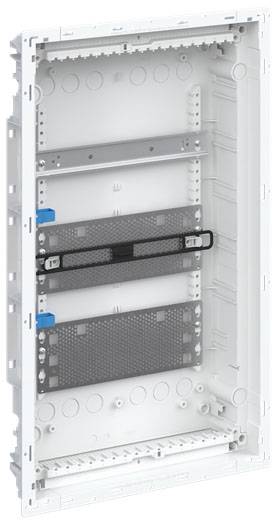 Pravoúhlý, prázdný rozvodný box z plastu s několika lištami pro umístění elektrických komponent, bez přítomnosti jakéhokoli elektrického vedení.