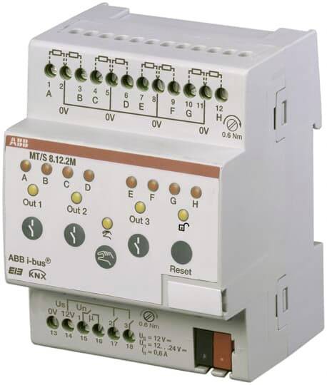 KNX spínací aktor ABB i-bus MT/S 8.12.2M na DIN liště, zobrazuje přípojky a ovládací prvky pro elektrické řídicí systémy.
