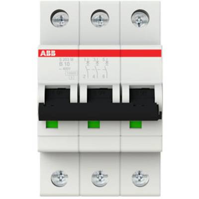 Třípolový výkonový vypínač od ABB se třemi spínači a zelenými indikátory, který se používá pro ochranu elektrických systémů.