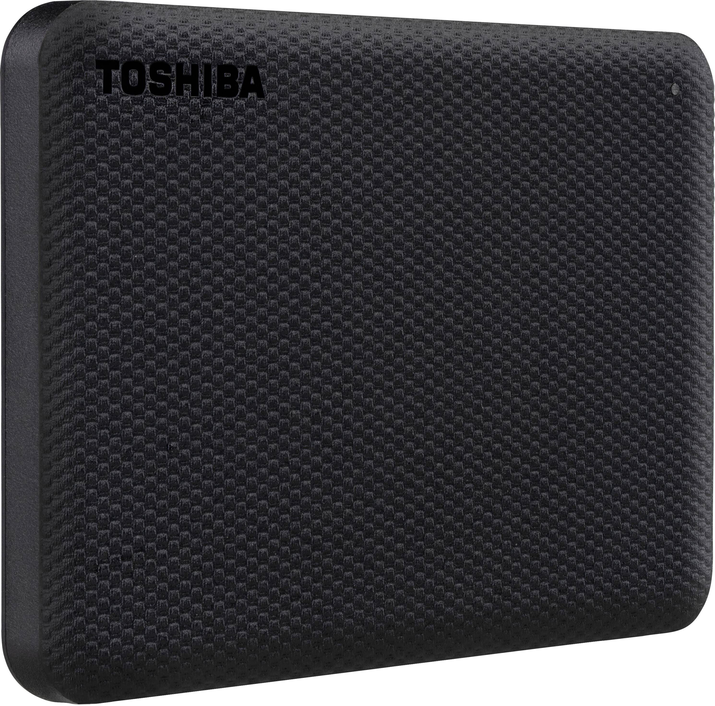 Externí černý pevný disk od Toshiby s strukturovaným pouzdrem, vhodný pro ukládání velkého množství dat.