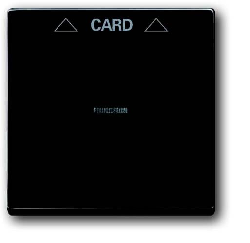 Černé zařízení s nápisem 'CARD' a dvěma šipkami směřujícími nahoru.