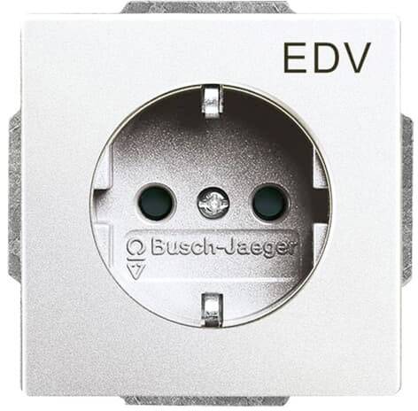Elektrická zásuvka s nápisem 'IT' a značkou 'Busch-Jaeger', vhodná pro standardní zástrčky.