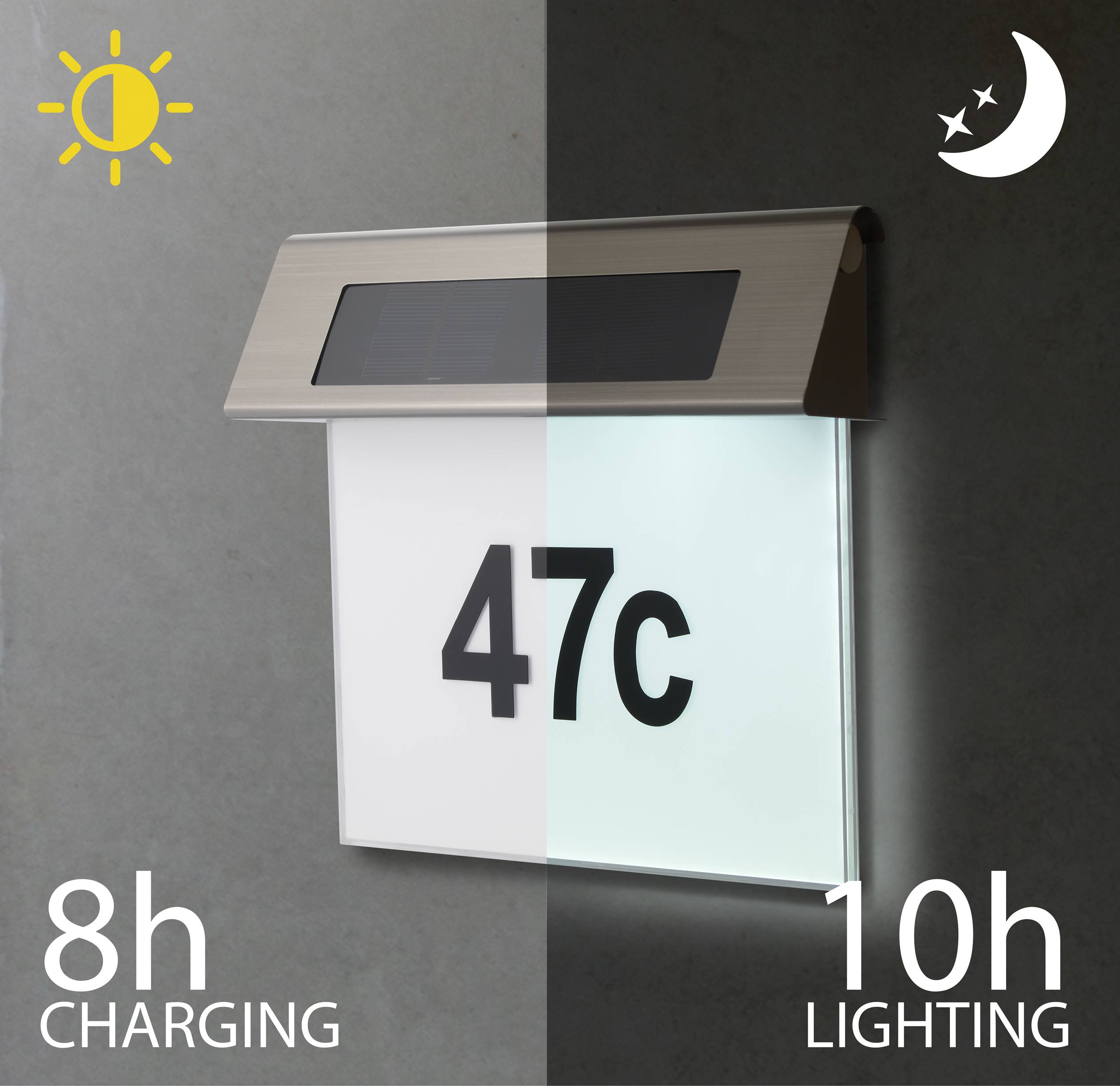 Solární lampa na zdi, vlevo symbol slunce '8h nabíjení', vpravo symbol měsíce '10h svícení', uprostřed svítící číslo '47c'.
