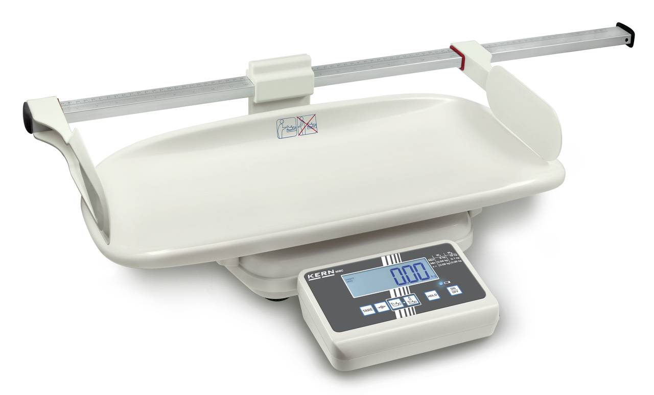 Digitální dětská váha s velkou vážní plochou a LCD displejem. Zobrazuje hmotnost v kilogramech.