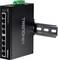 Černý ethernetový switch TRENDnet s několika RJ-45 porty a zeleným připojovacím blokem pro montáž na DIN lištu.