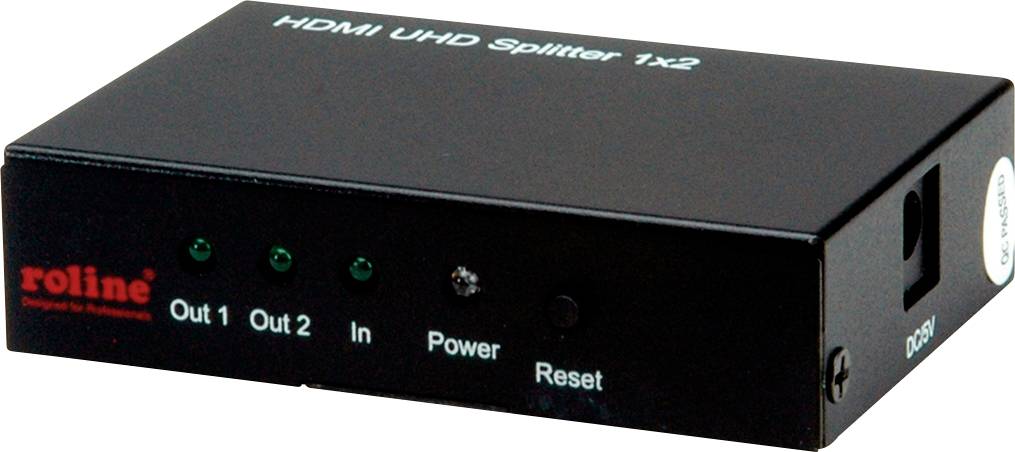 "HDMI UHD Rozbočovač 1x2" na černém zařízení. Přední strana zobrazuje indikátory pro "Výstup 1", "Výstup 2", "Vstup", "Napájení" a "Reset".
