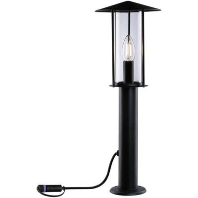 Černá zahradní lampa ve stylu lucerny se skleněnými okénky, která odhaluje žárovku a má připojený elektrický kabel.